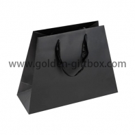 黑色梯形紙袋配高級膠膜及絲帶手挽