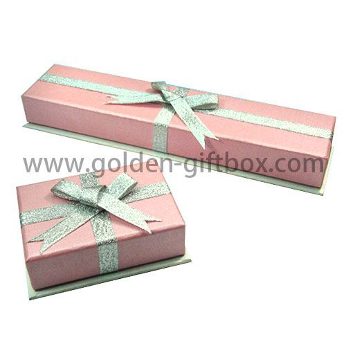 粉紅色花紋紙蝴蝶結手飾天地盒